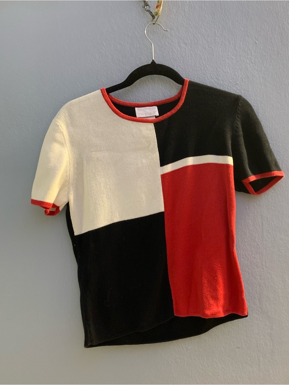 Designers Originals Colorblock Knit Tee in Red, Black & Cream